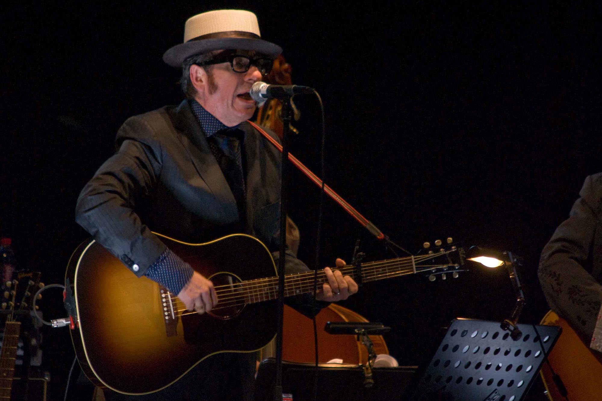 Elvis Costello - tmmmb flick - 2000 Elvis Costello
