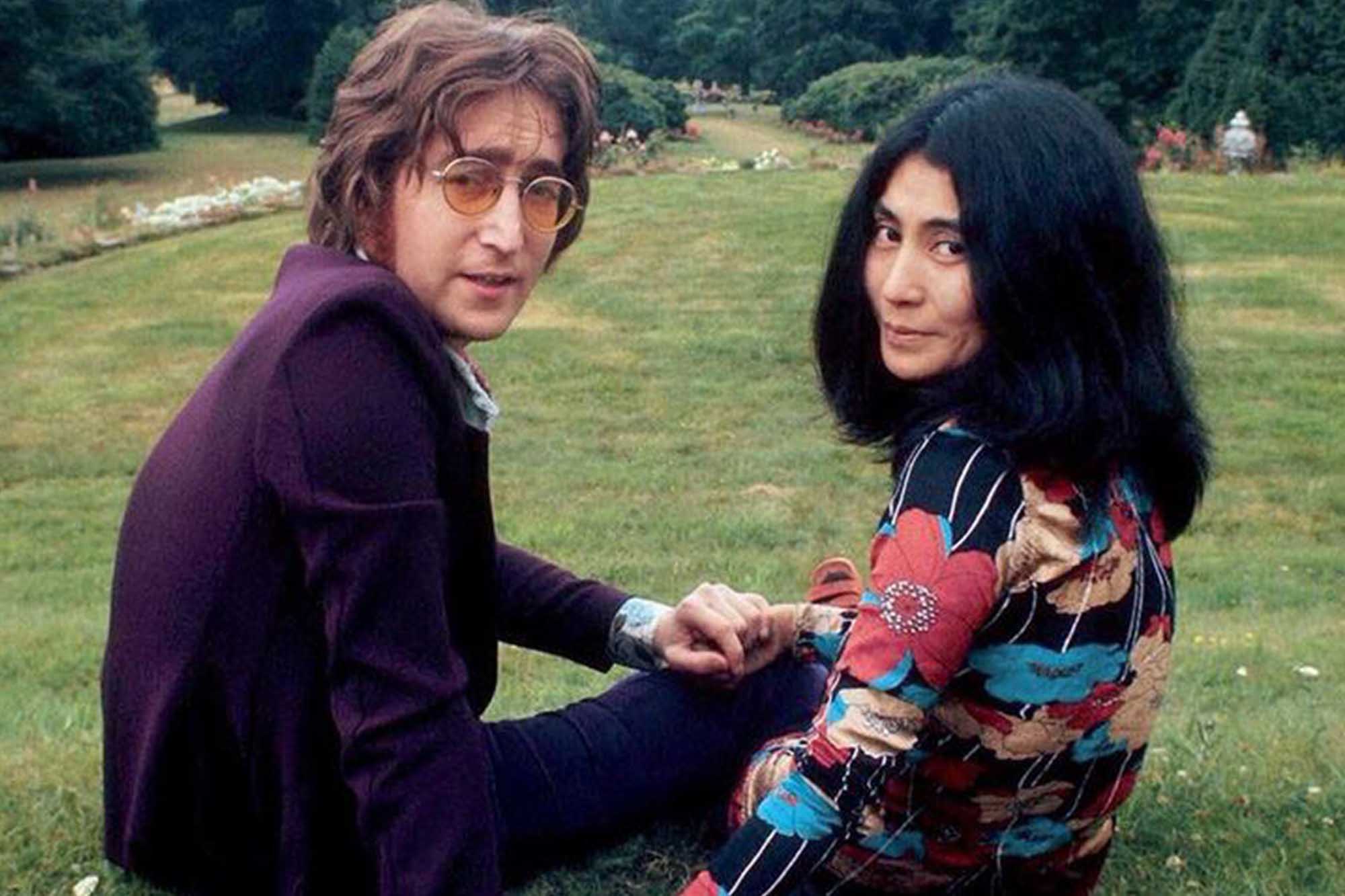 JohnLennon-Facebook-2000 John Lennon