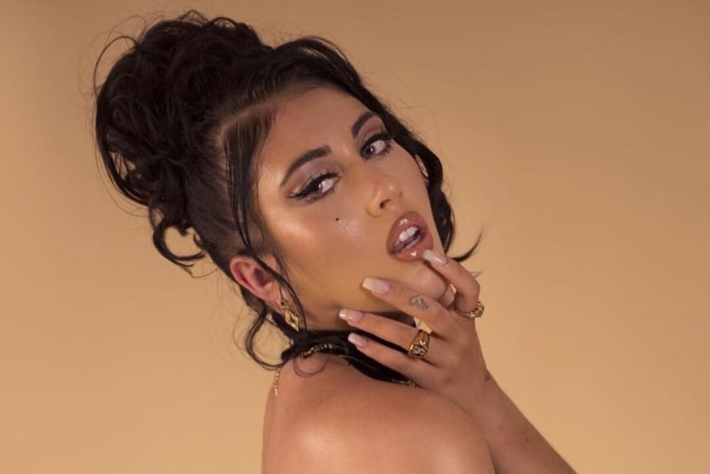 KaliUchis-010-SamanthaTaylorVargas:Gentileza-1000