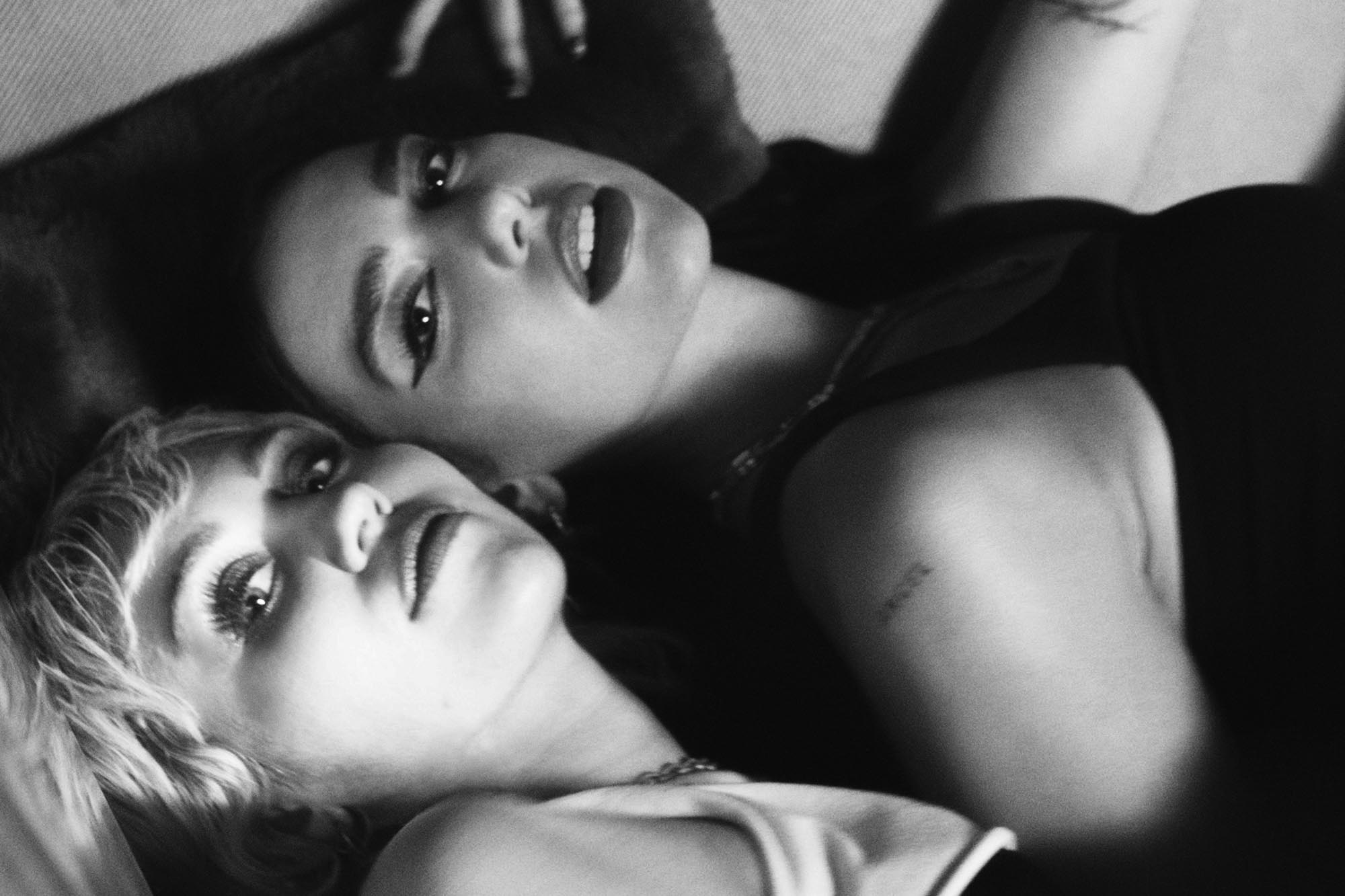 Miley Cyrus Dua Lipa 1 - Sony Music - 2000