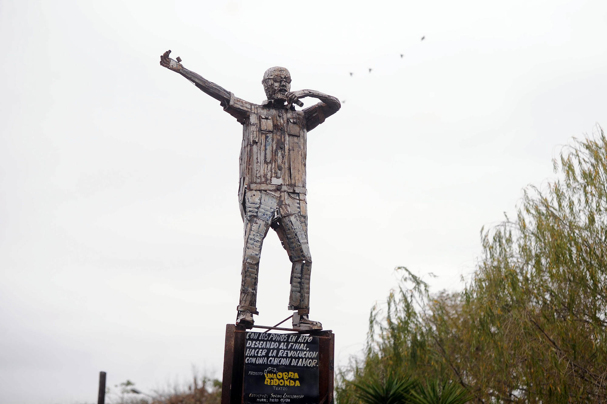 IndioSolari-estatua-Telam-2000 Indio Solari
